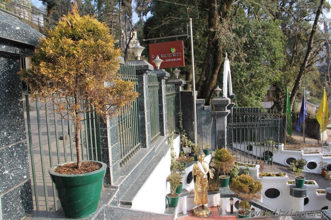R.J.Resorts Darjeeling  Luaran gambar