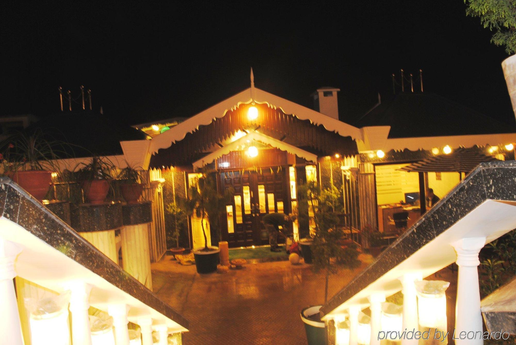 R.J.Resorts Darjeeling  Luaran gambar
