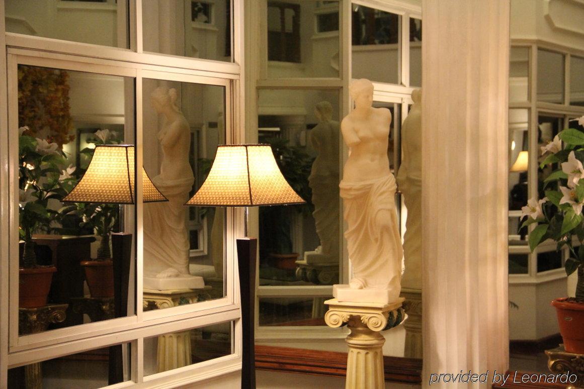 R.J.Resorts Darjeeling  Dalaman gambar