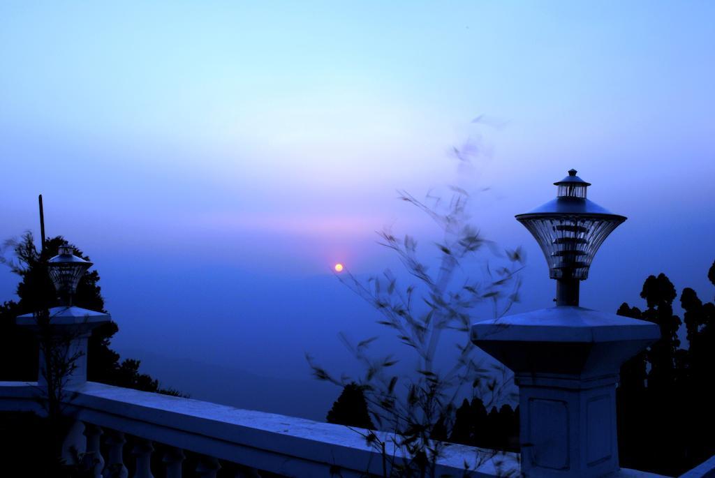 R.J.Resorts Darjeeling  Luaran gambar