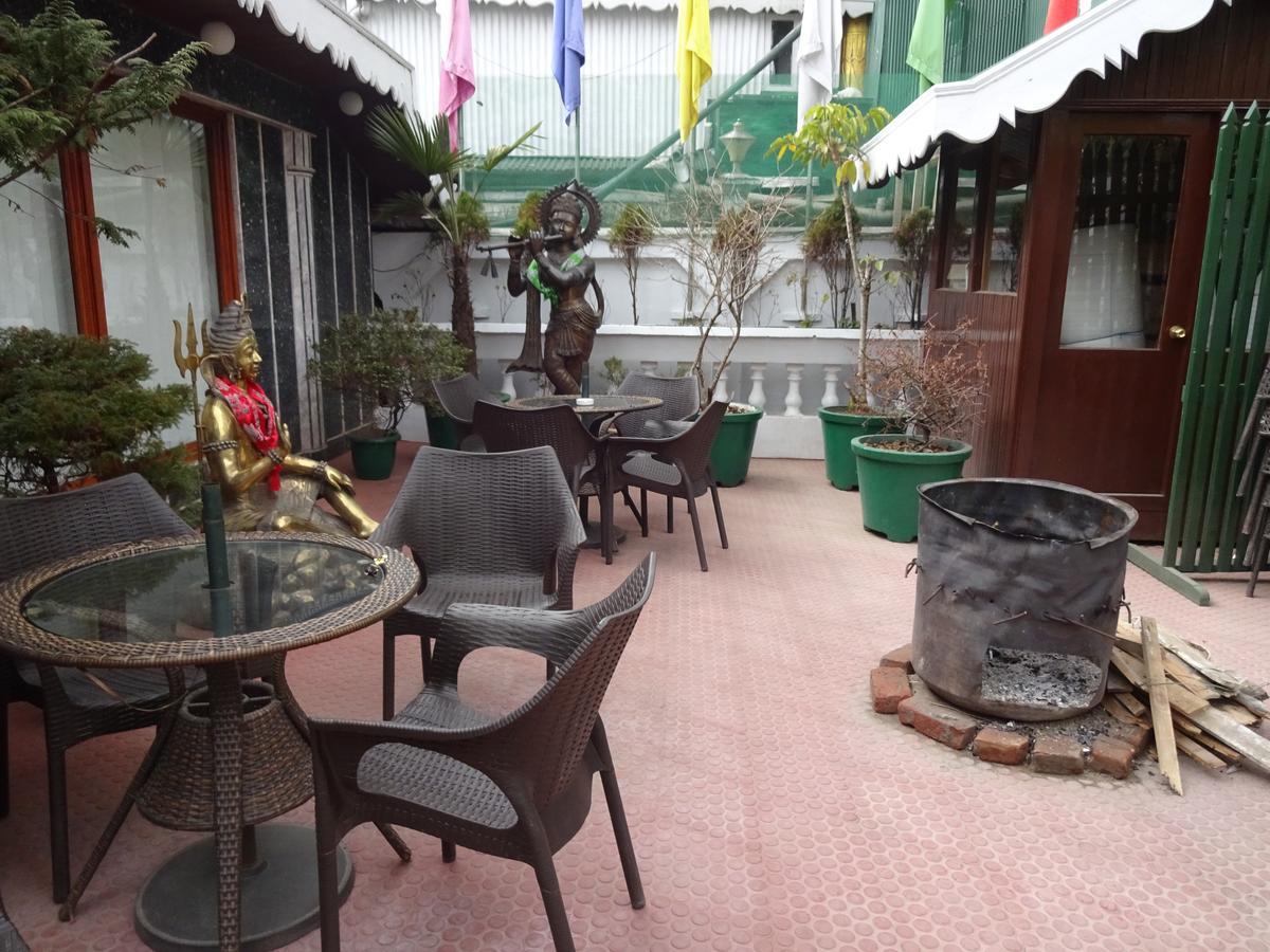 R.J.Resorts Darjeeling  Luaran gambar